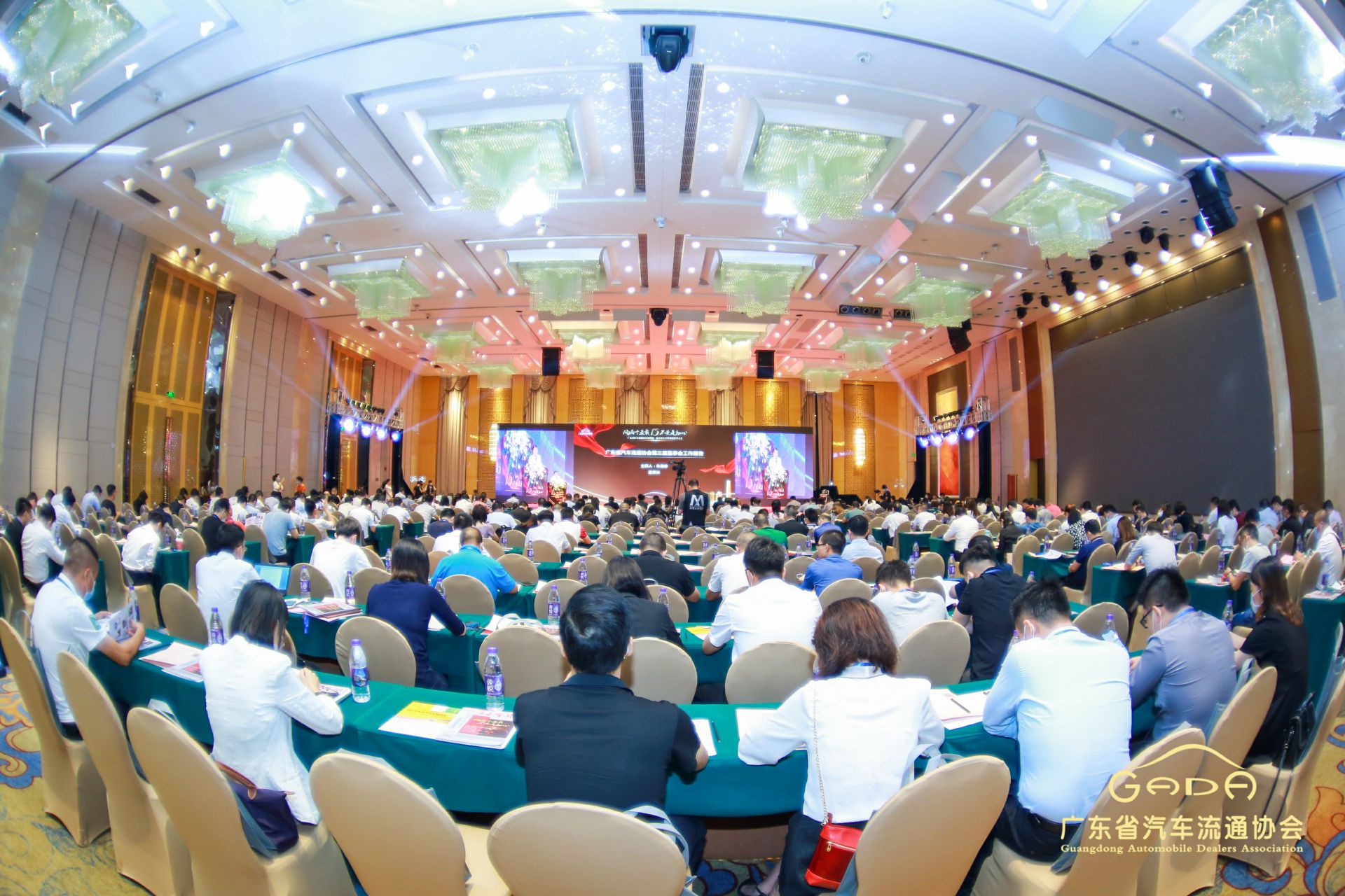 喜报丨银川绍辉机器人技术公司有限公司“包揽”省汽车流通行业颁奖礼53项大奖(图1)